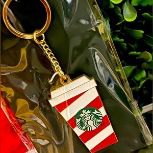 NWT🎄Starbucks Europe Holiday 2023 Release Key Chain